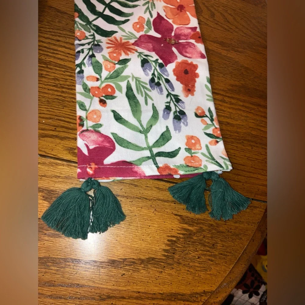 Floral Kitchen Towel Set with tassels -100% Cotton - NEW
